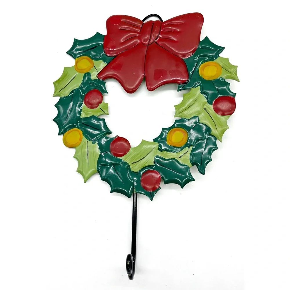 Metal Holiday Wreath With Hook Wall Dekor Kitchen Christmas